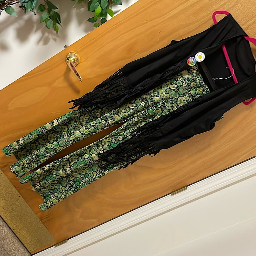 Halloween 60’s hippie outfit